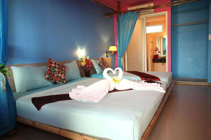 Room 26 of 169