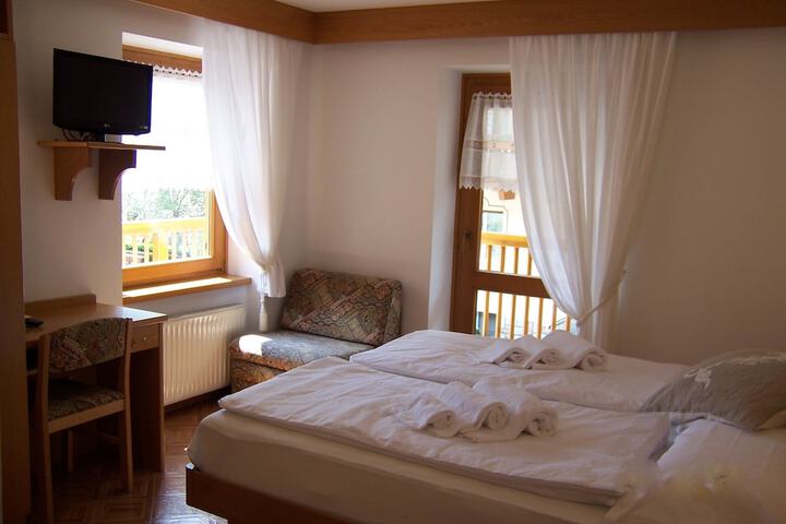 Room 5 of 53