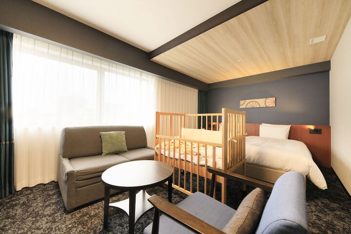 Room 5 of 43