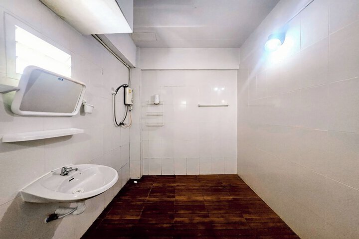 Room 65 of 94