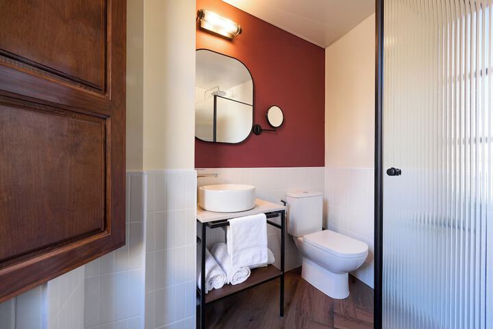Room 53 of 75