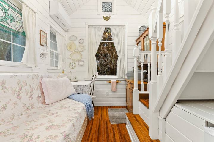 Room 58 of 152