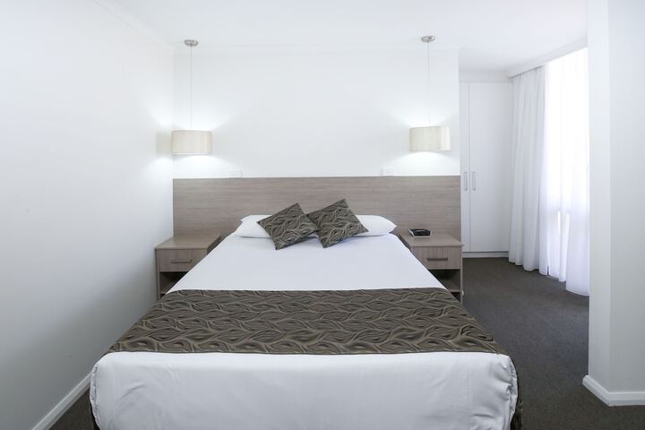 Room 4 of 111