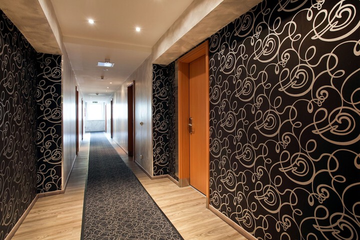 Ballroom/Hall 46 of 50