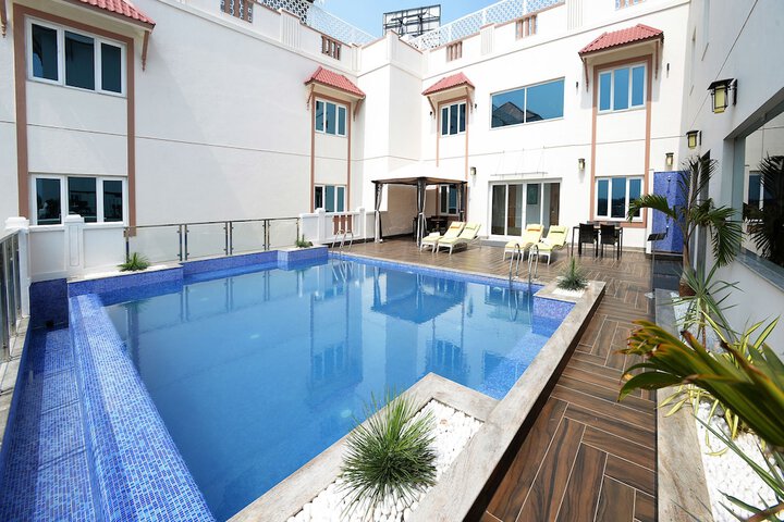 Pool 22 of 60