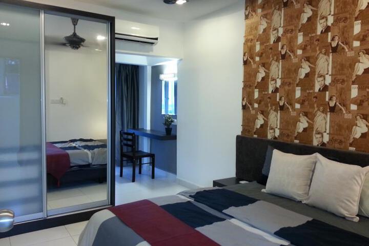 Room 4 of 5