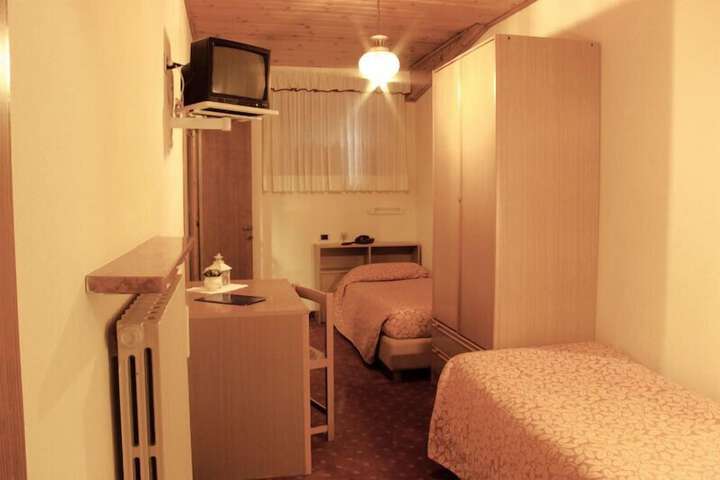 Room 4 of 45