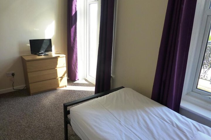 Room 27 of 49