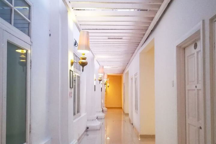 Ballroom/Hall 29 of 36