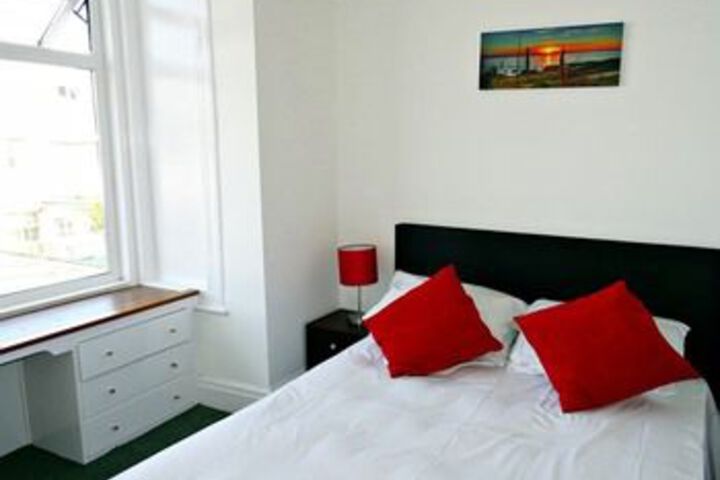 Room 13 of 28