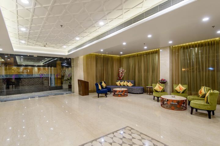 Entrance & Lobby