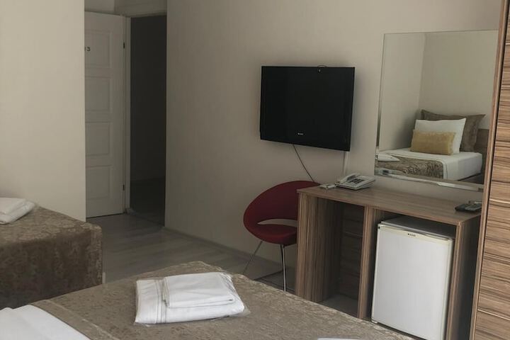 Room 8 of 44