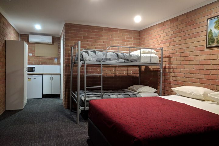 Room 13 of 74