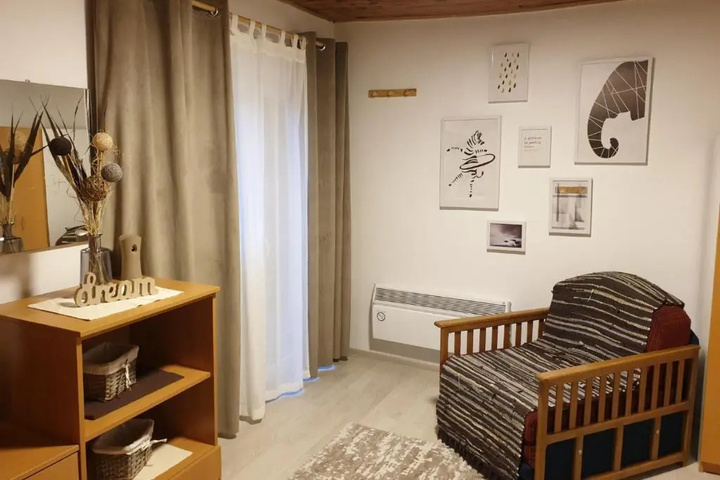 Room 3 of 9