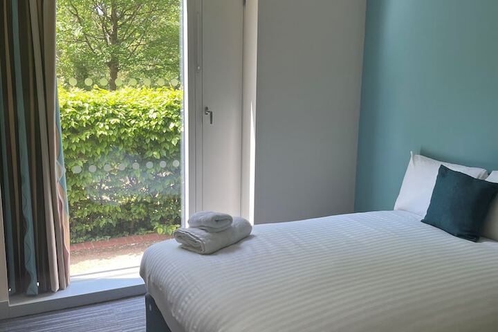 Room 6 of 11