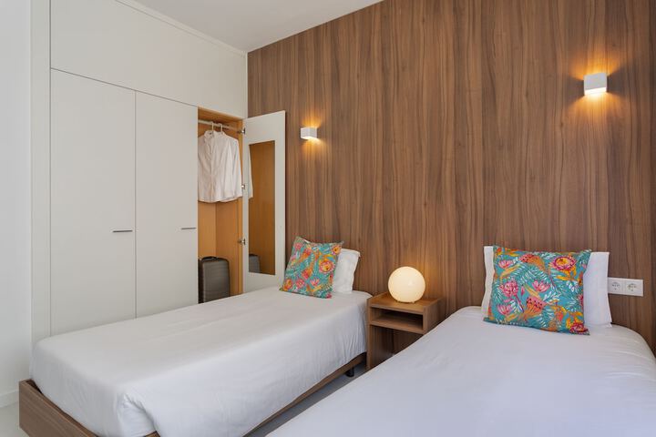 Room 14 of 36