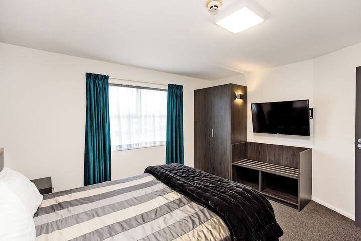 Room 6 of 51