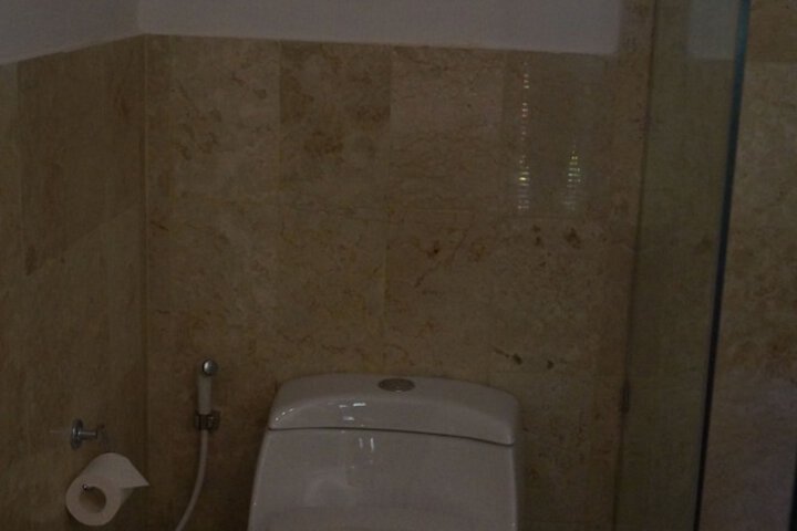 Room 24 of 40