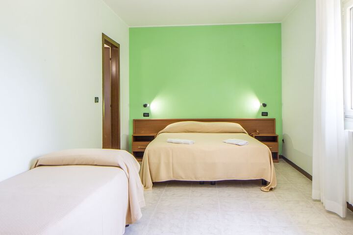 Room 12 of 43