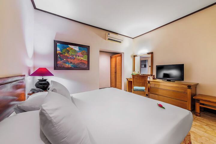 Room 7 of 120