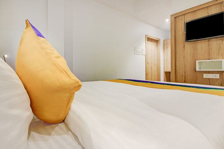 Room 25 of 27