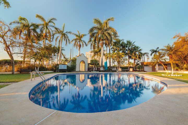 Pools & Facilities