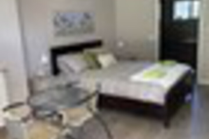 Room 8 of 123