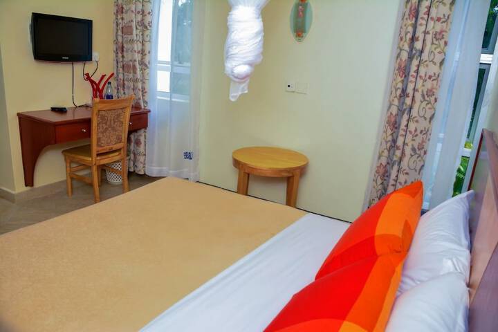 Room 3 of 18
