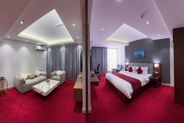 Room 10 of 83