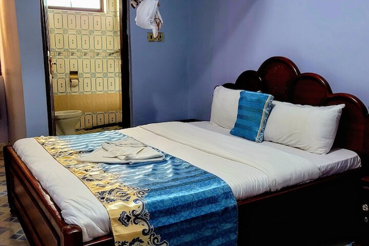 Room 12 of 63