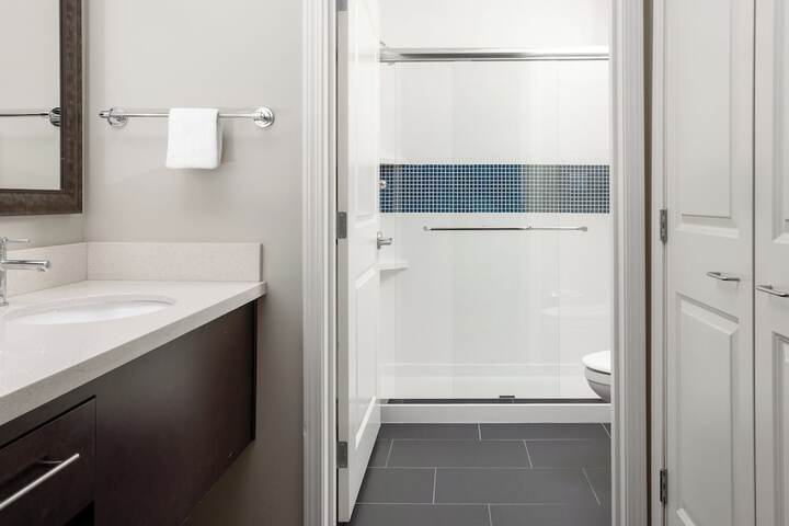 1 King Studio Suite Communication Accessible Tub (17 of 25)