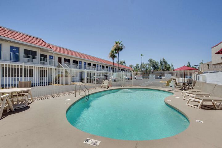 Pool Hotel