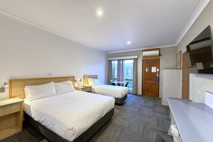 Room 15 of 28