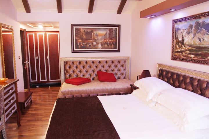 Room 14 of 40