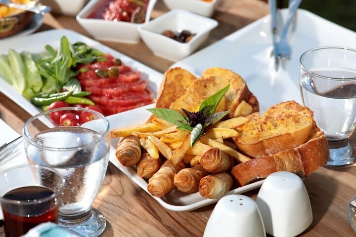 Breakfast/Coffee Service 10 of 26