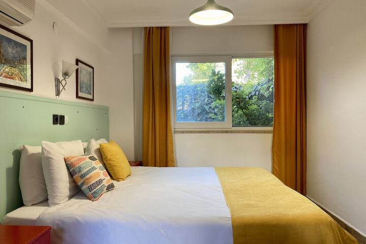 Room 4 of 82