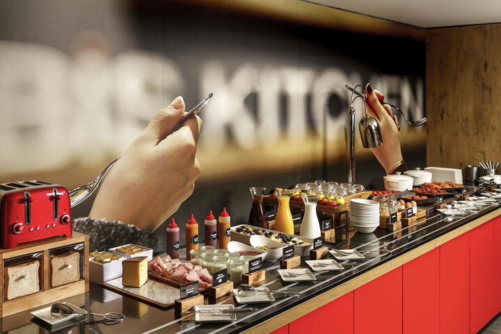 Breakfast/Coffee Service 33 of 54