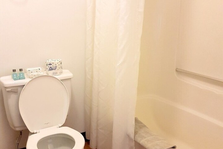 Room 16 of 30
