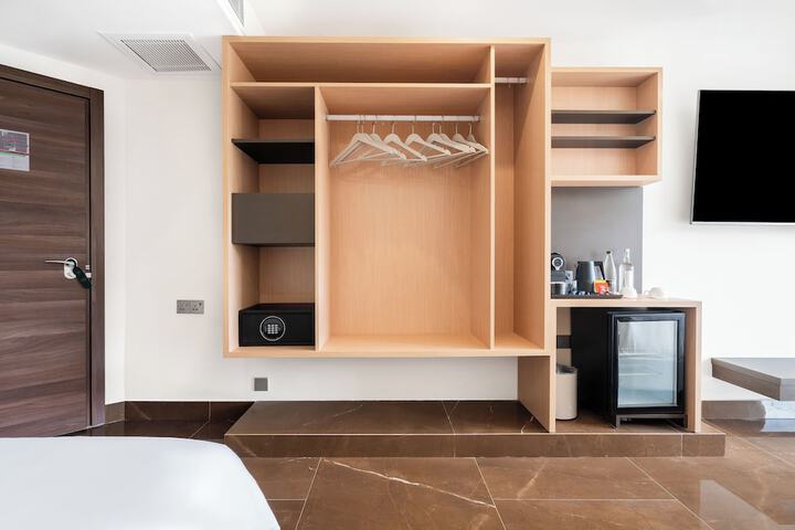 Room 13 of 50
