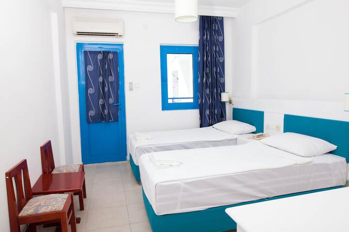 Room 6 of 36