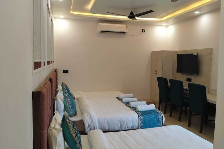 Room 46 of 118