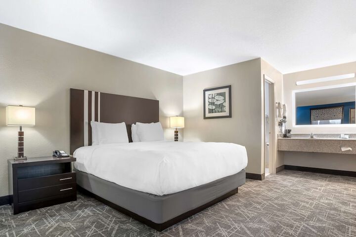 Room 7 of 27