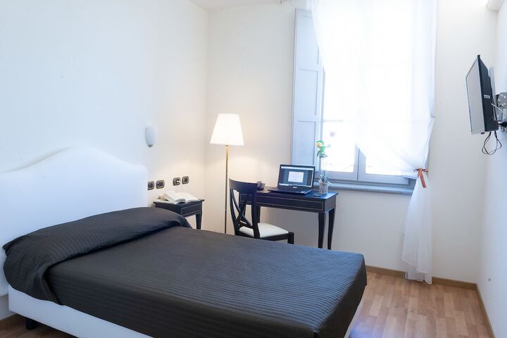 Room 14 of 96