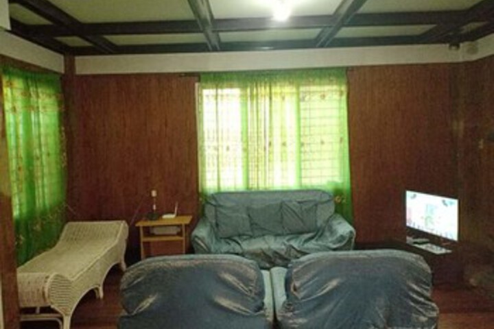 Room 19 of 38