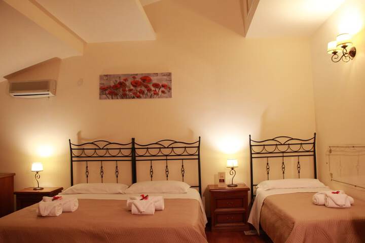 Room 12 of 40