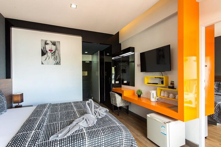 Room 9 of 77