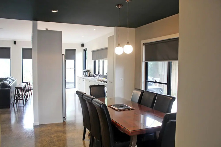 Room 4 of 12
