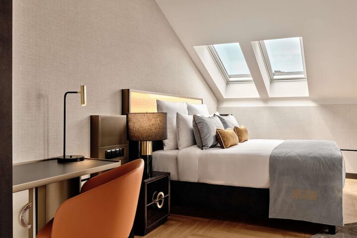Room 35 of 80