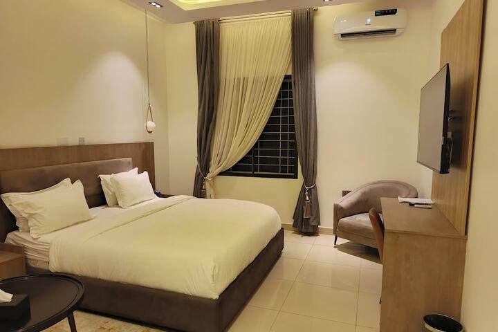 Room 2 of 9