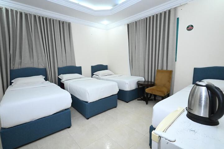 Room 10 of 11